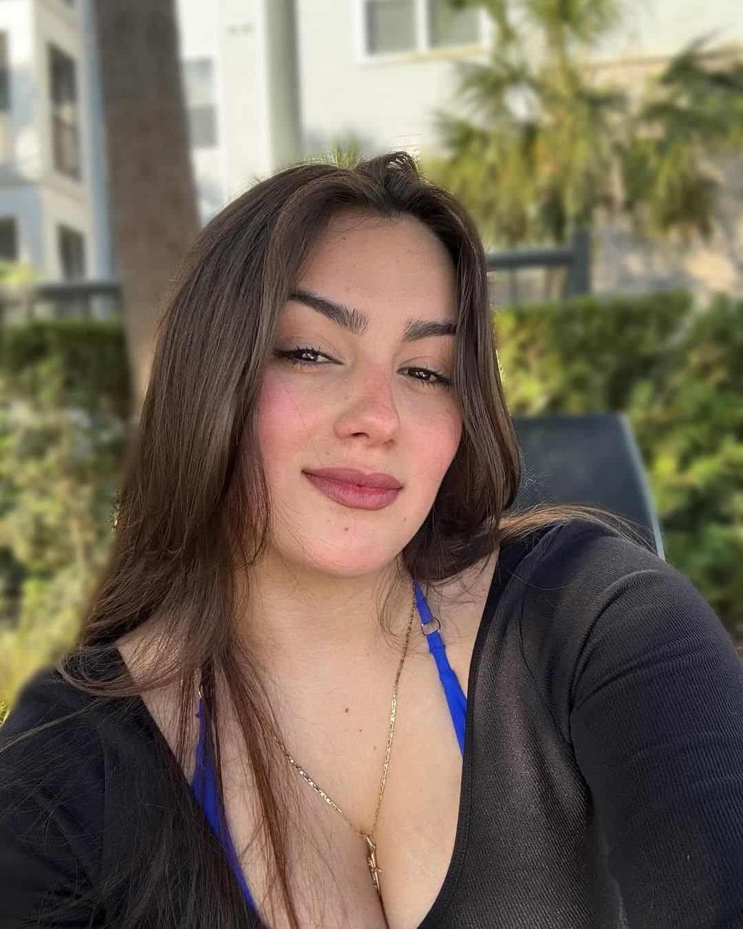 Escorts in Karachi Hotels – discreet service in popular areas – photo 1 (75 image 73) – discreet hotel room booking with full privacy